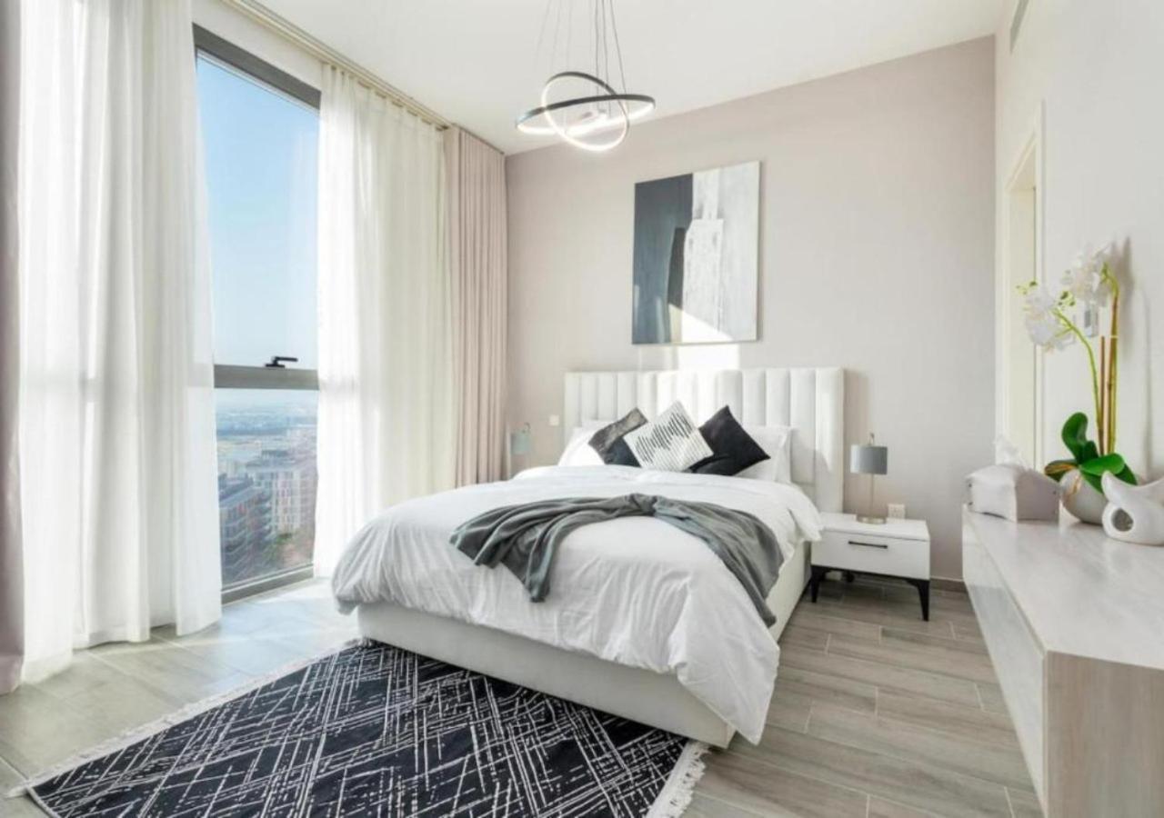 Chic 2br With Captivating Views In By Vibel
