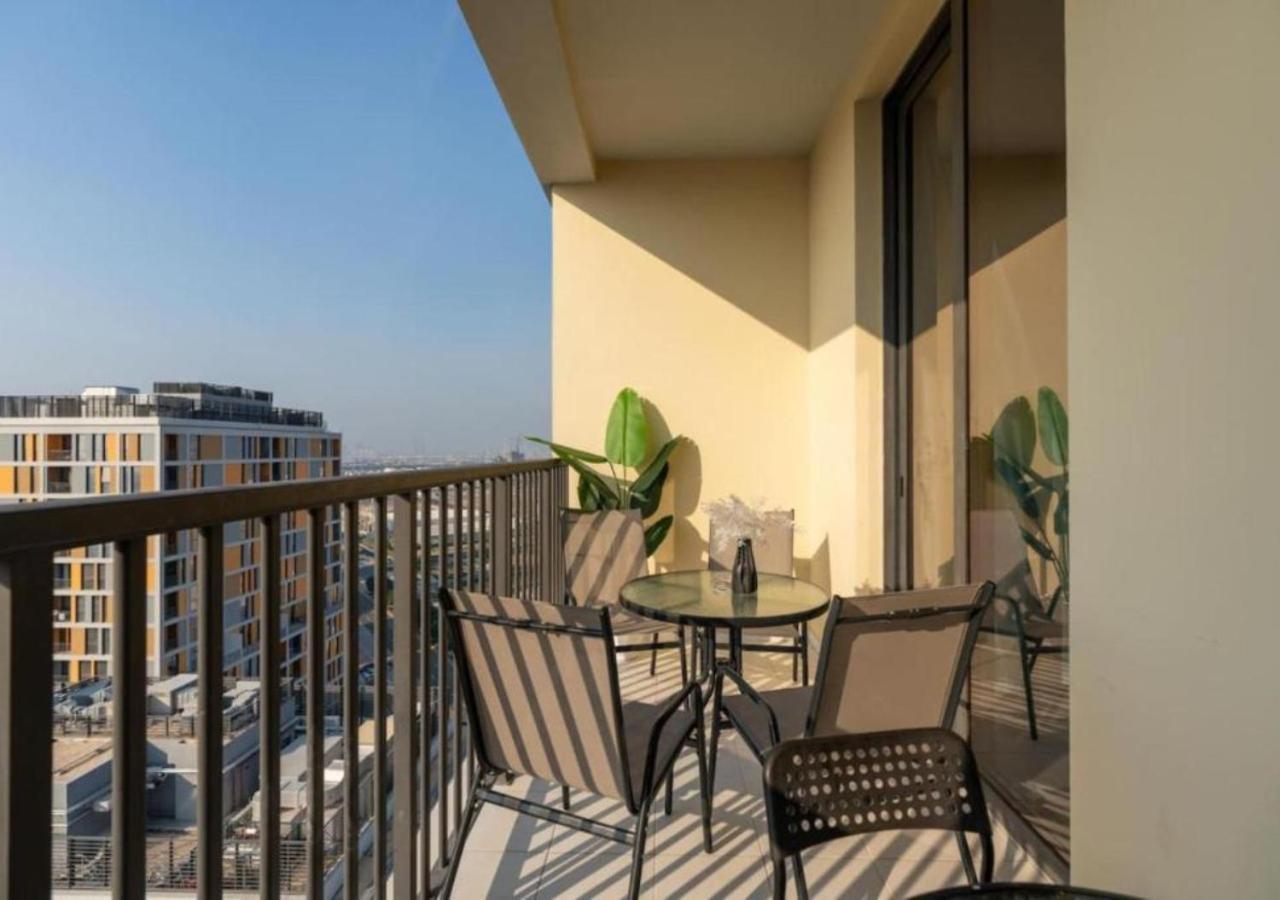 Chic 2br With Captivating Views In By Vibel Apartment *