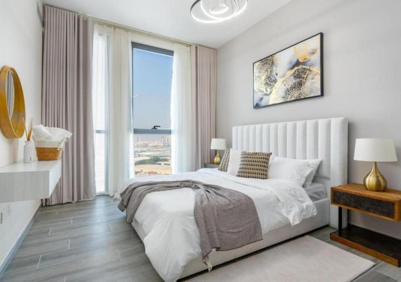 Chic 2br With Captivating Views In By Vibel Apartment *