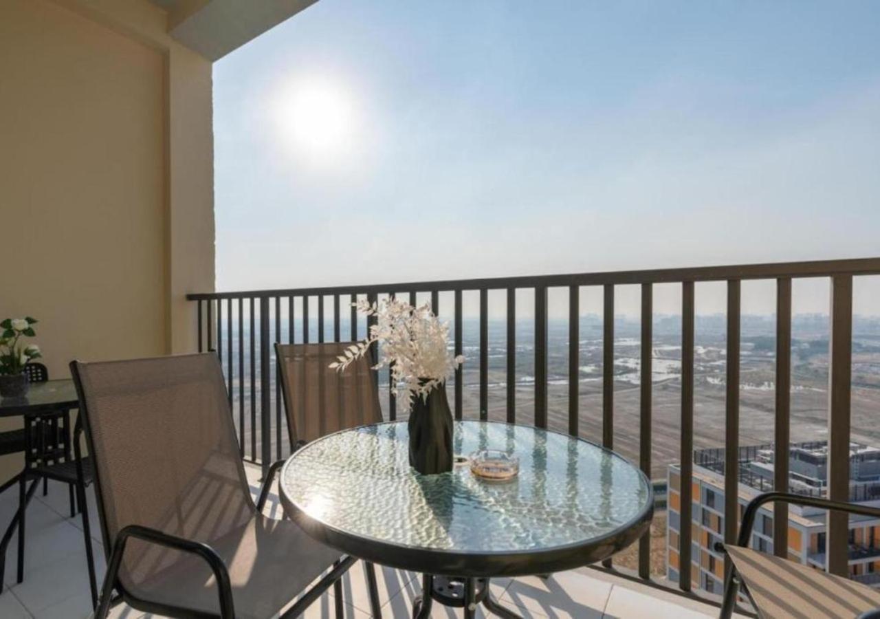 Chic 2br With Captivating Views In By Vibel *